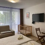 Vízipók Apartman *